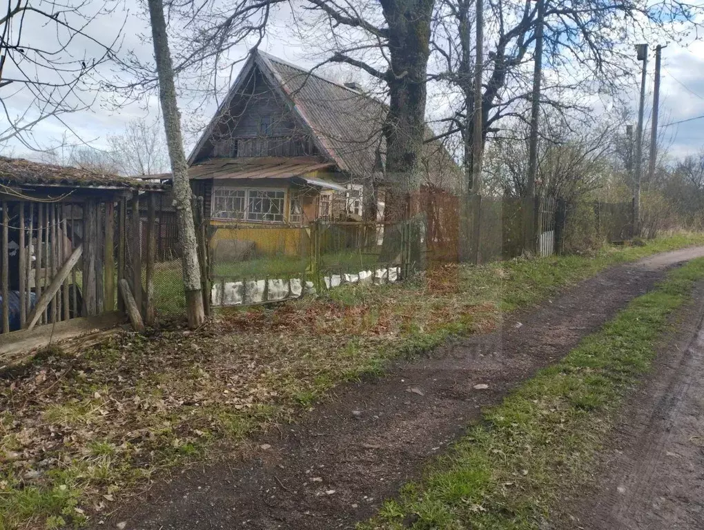 Дом в Ленинградская область, Кингисеппский район, Котельское с/пос, д. ... - Фото 1