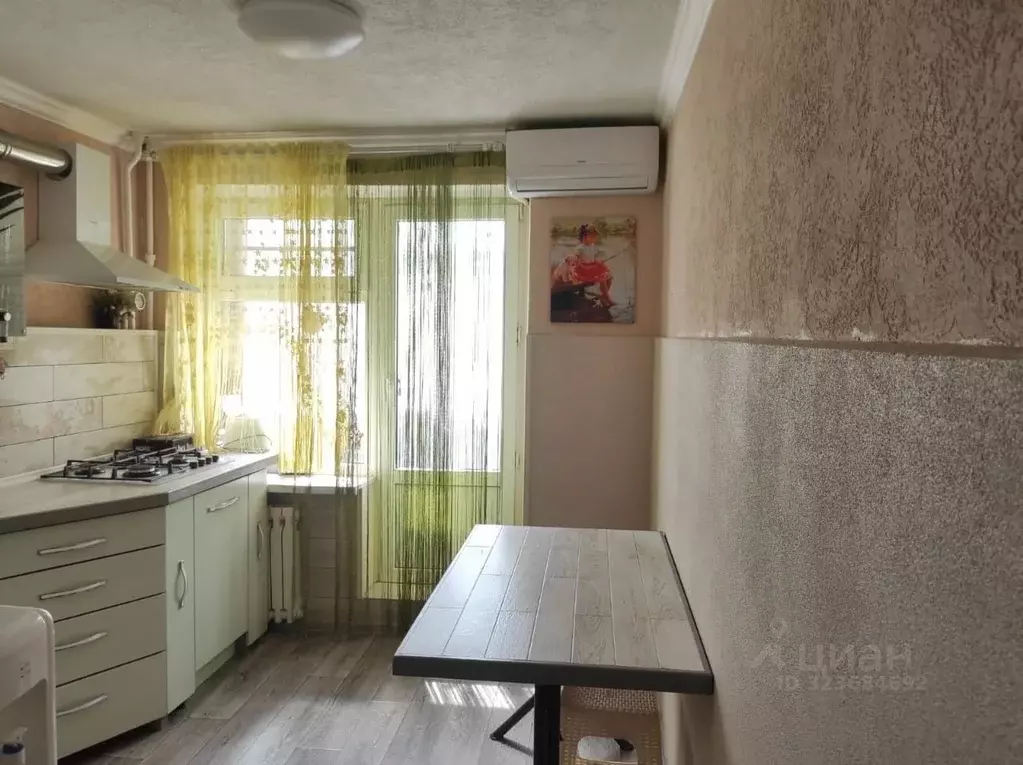 2-к кв. Краснодарский край, Армавир ул. Советской Армии, 216 (52.0 м) - Фото 1