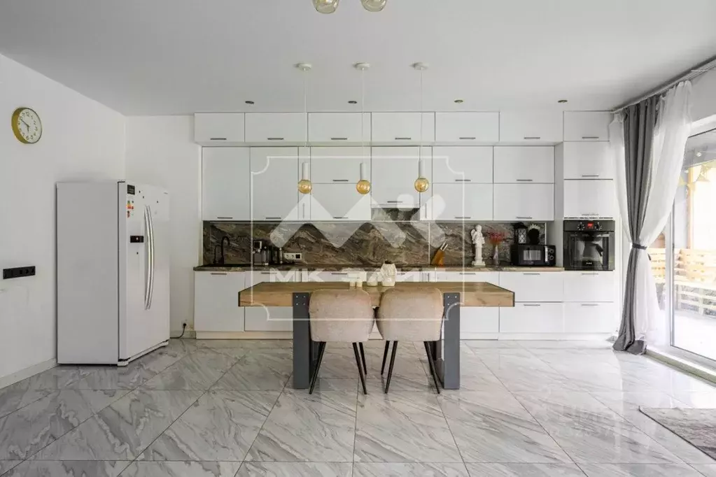 Дом в Ленинградская область, Ломоносовский район, д. Гостилицы  (210 ... - Фото 1