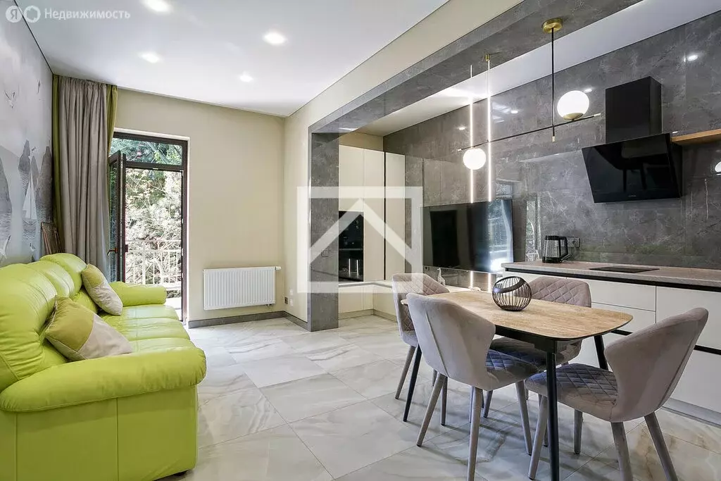 2-комнатная квартира: Алушта, улица Горького, 9А (43 м) - Фото 1