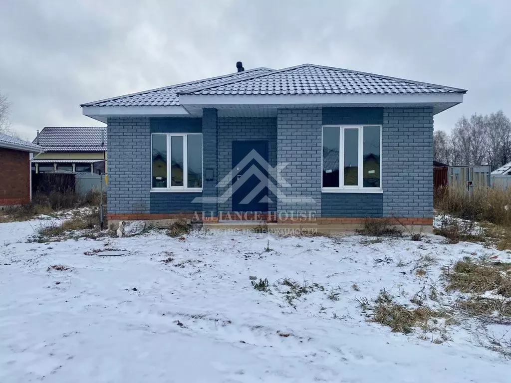 Дом в Татарстан, Пестречинский район, Богородское с/пос, д. Камыш ул. ... - Фото 1