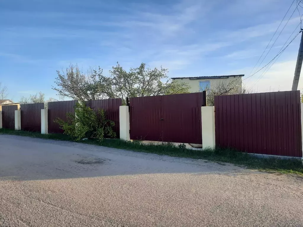 Дом в Волгоградская область, Волгоград Червленое СНТ, ул. Роз (50 м) - Фото 1