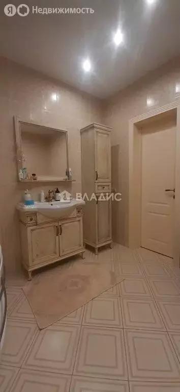 2-комнатная квартира: посёлок городского типа Октябрьский, Школьная ... - Фото 1