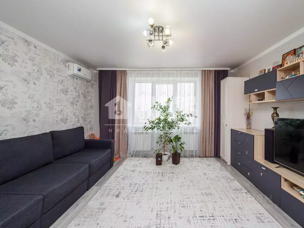 3-к кв. Омская область, Омск ул. Арнольда Нейбута, 96 (81.5 м) - Фото 1