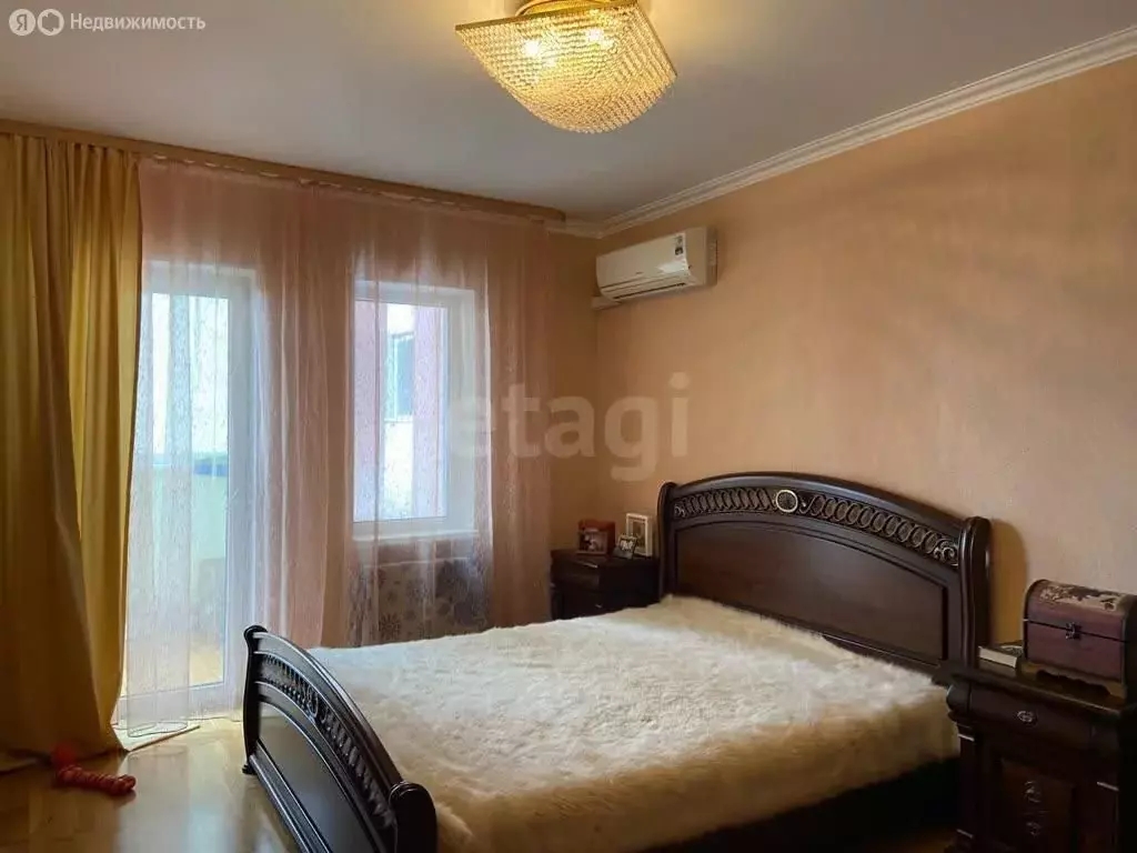 3-комнатная квартира: Алушта, улица 60 лет СССР, 18 (90.8 м) - Фото 1