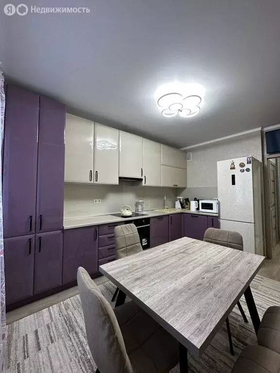 2-комнатная квартира: Астрахань, улица Савушкина, 6И (60.2 м) - Фото 1
