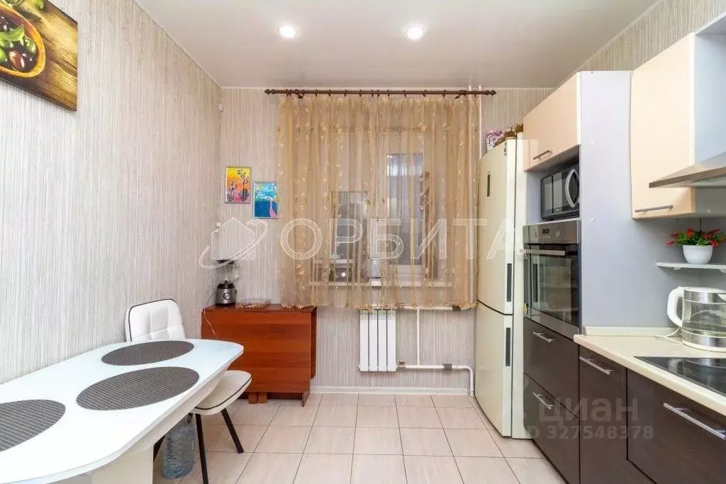 2-к кв. Тюменская область, Тюмень ул. Стартовая, 5 (65.2 м) - Фото 2