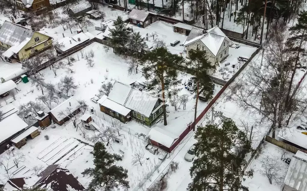 Участок в Ленинградская область, Гатчинский район, Вырица городской ... - Фото 0