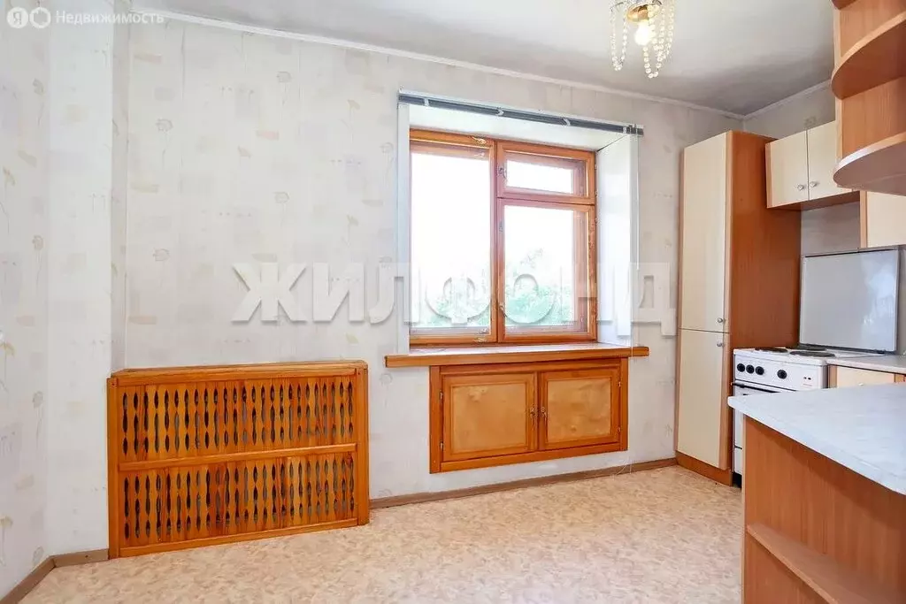 3-комнатная квартира: Бердск, улица Попова, 4 (65 м) - Фото 1