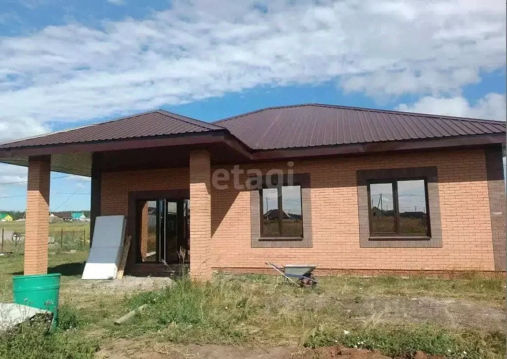 Дом в Башкортостан, Кушнаренковский сельсовет, с. Кушнаренково ул. ... - Фото 1