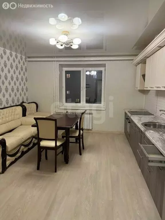 3-комнатная квартира: Златоуст, квартал Медик, 11 (106 м) - Фото 1