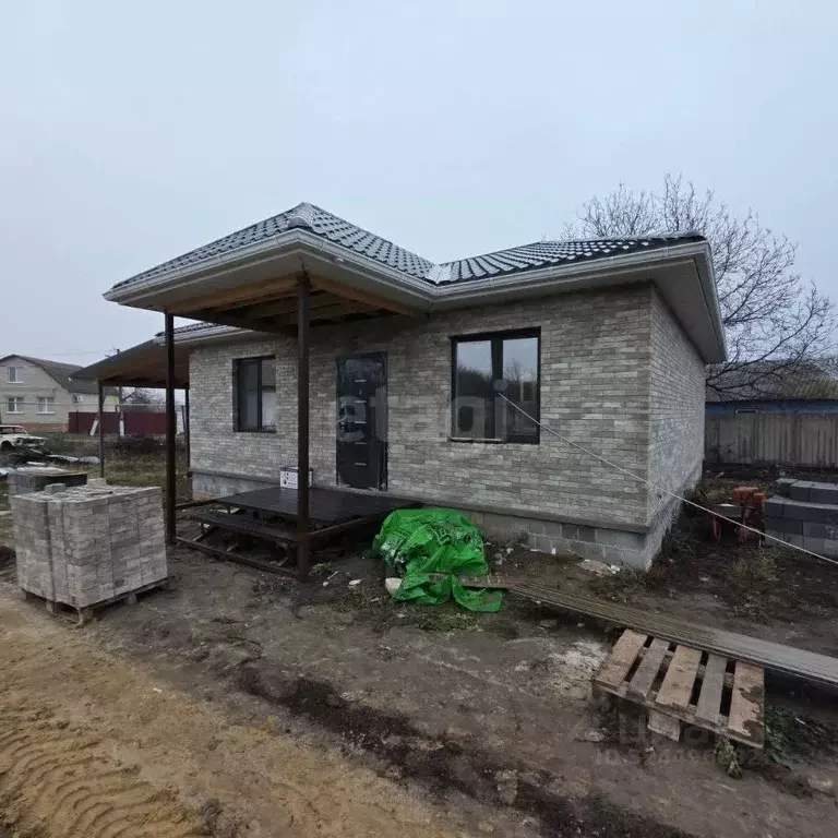 Дом в Белгородская область, Корочанский район, Погореловское с/пос, с. ... - Фото 2