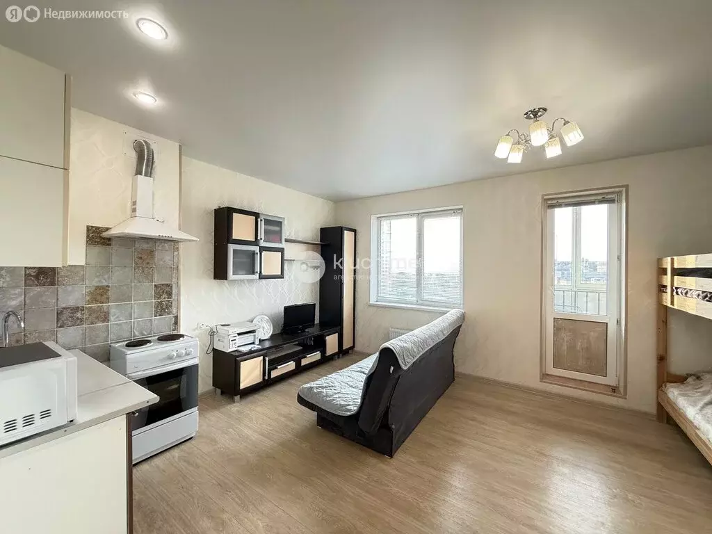 Квартира-студия: Казань, улица Рауиса Гареева, 103 (30 м) - Фото 1