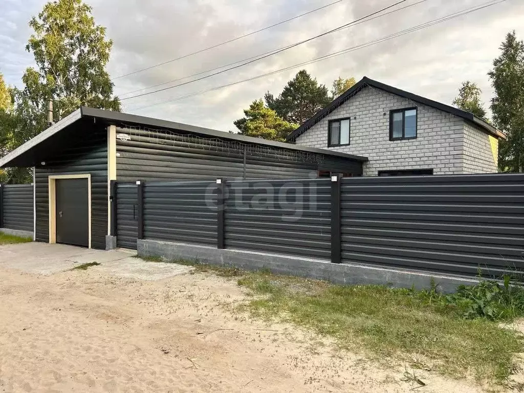 Дом в Ханты-Мансийский АО, Сургут ул. Урожайная (150 м) - Фото 1