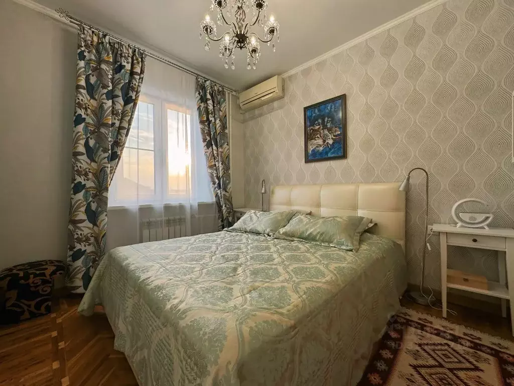 4-к кв. Астраханская область, Астрахань ул. Баумана, 13 (96.6 м) - Фото 0