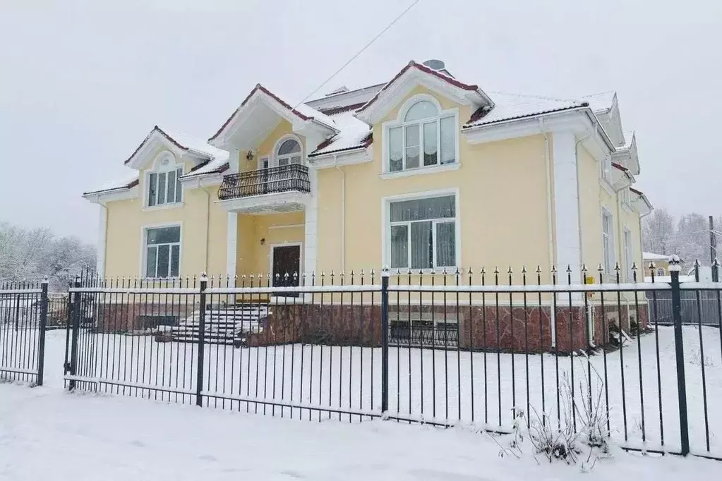 Дом в Санкт-Петербург, Санкт-Петербург, Петергоф ул. Веденеева, 18 ... - Фото 2