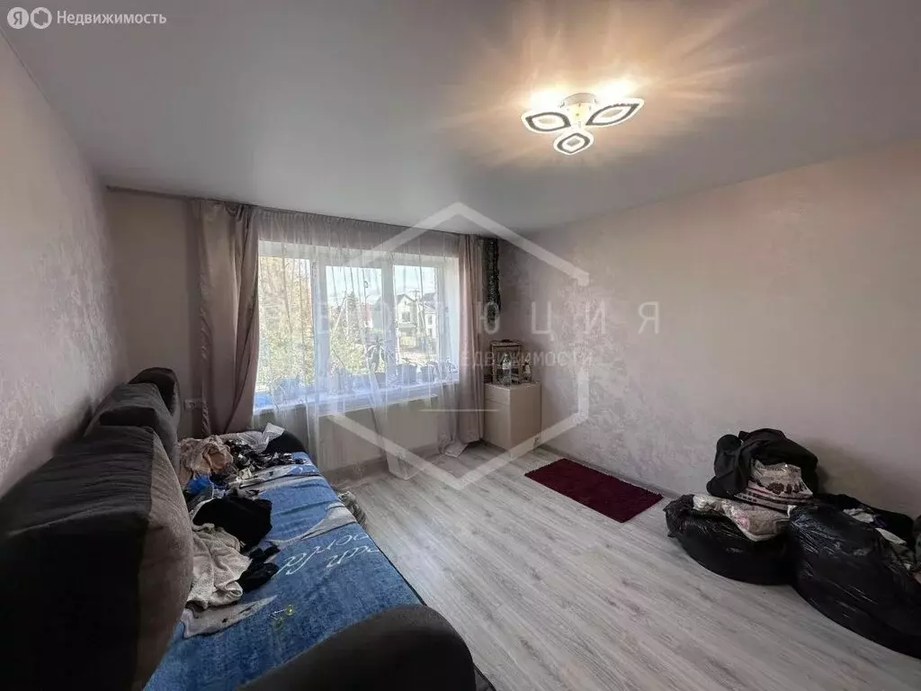 3-комнатная квартира: Невское, улица Сурикова, 8 (53.6 м) - Фото 0