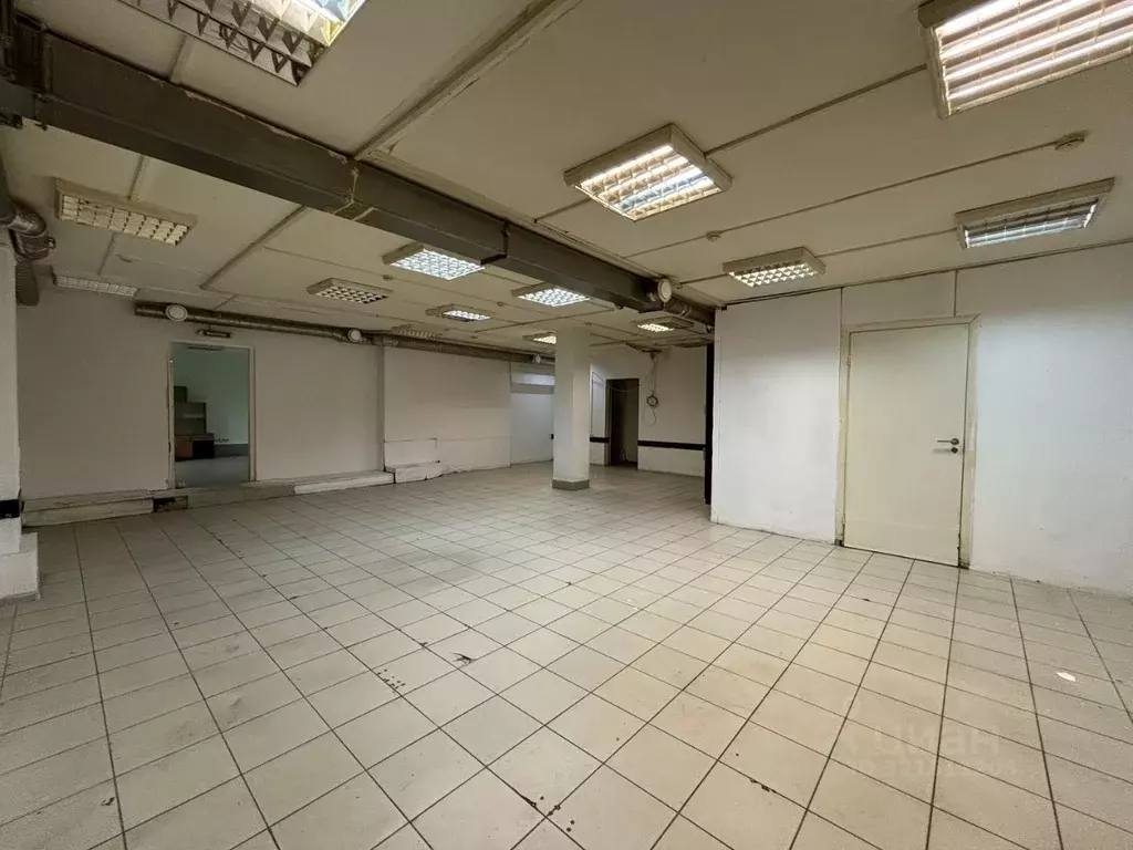 Помещение свободного назначения в Новгородская область, Великий ... - Фото 1