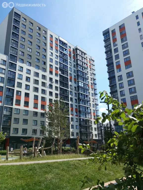 3-комнатная квартира: Пермь, Серебристая улица, 5 (57.9 м) - Фото 2