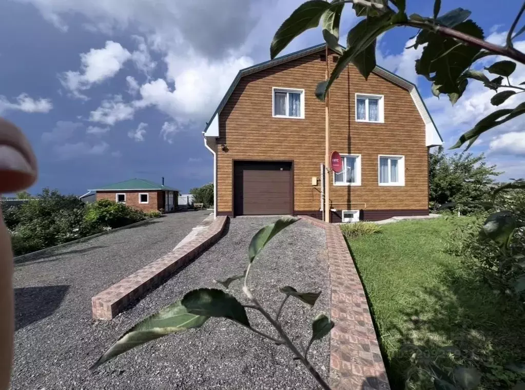 Дом в Омская область, Омский район, Надеждинское с/пос, д. ... - Фото 1