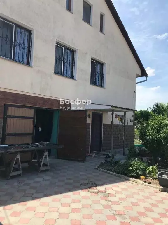 Дом в Крым, Феодосия ул. Большевистская (200 м) - Фото 1