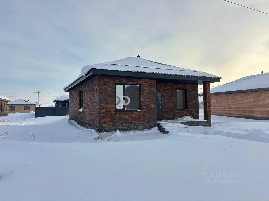 Дом в Башкортостан, Уфимский район, Русско-Юрмашский сельсовет, с. ... - Фото 1