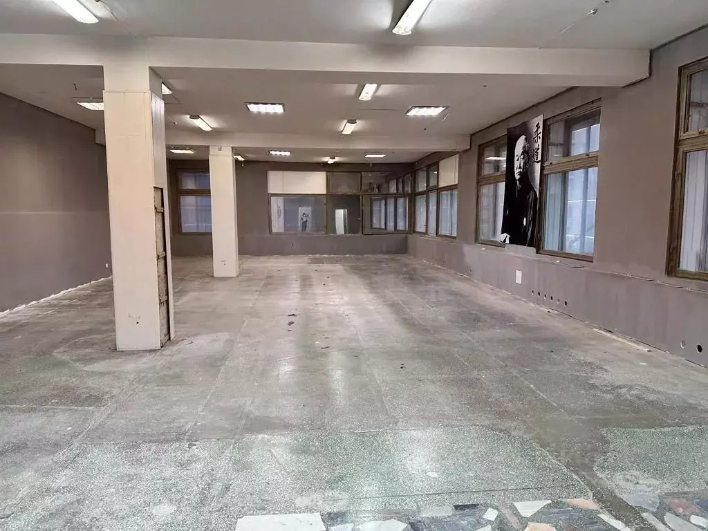 Помещение свободного назначения в Свердловская область, Екатеринбург ... - Фото 2