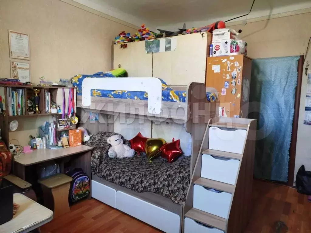 Комната 18 м в 3-к., 5/6 эт. - Фото 0