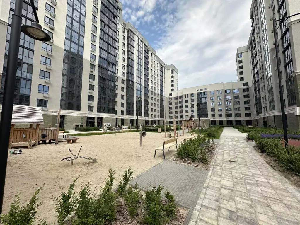 2-к кв. Тюменская область, Тюмень ул. Евгения Войнова, 7 (76.0 м) - Фото 0
