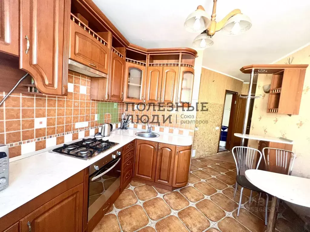 3-к кв. Белгородская область, Белгород ул. Есенина, 36 (71.0 м) - Фото 2