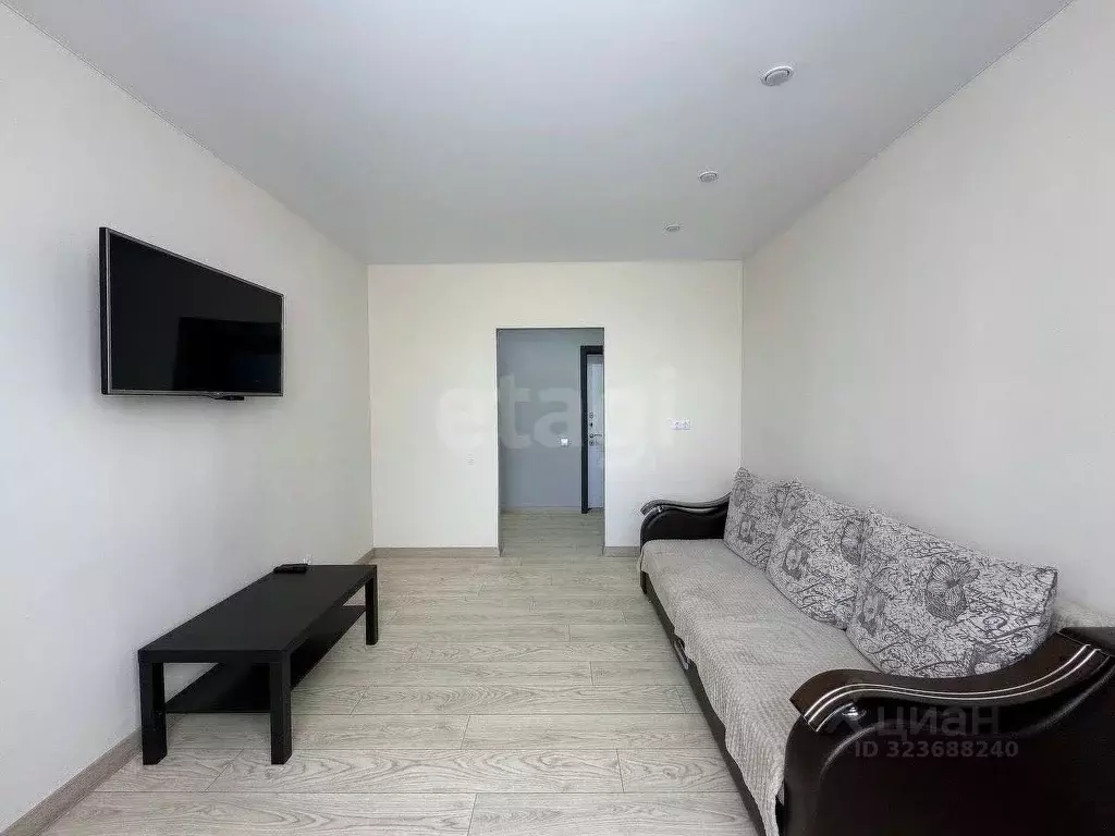 2-к кв. Оренбургская область, Оренбург ул. Фронтовиков, 10/4 (58.6 м) - Фото 1