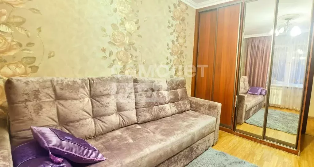 3-к кв. Омская область, Омск просп. Королева, 14 (58.9 м) - Фото 1