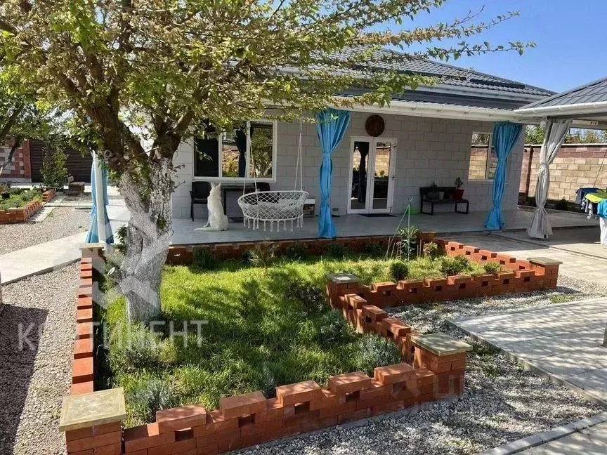 Дом в Крым, Сакский район, с. Уютное ул. Садовая, 8 (88 м) - Фото 1