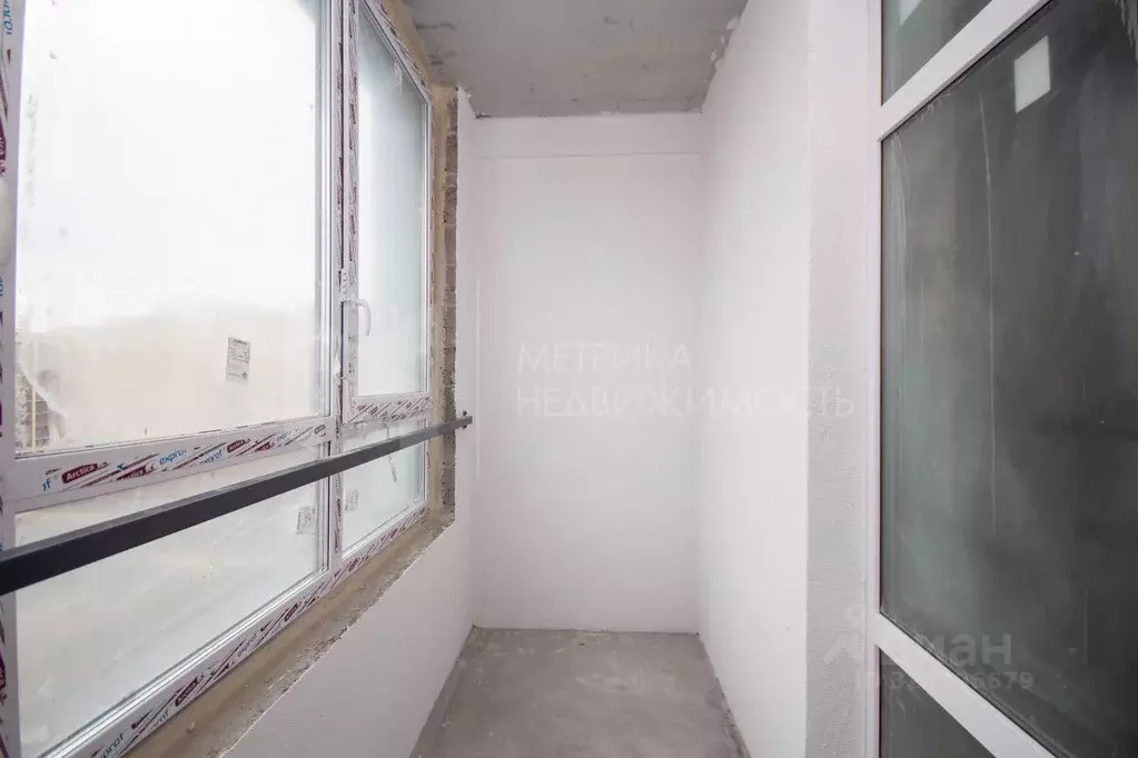 Студия Тюменская область, Тюмень ул. Братьев Бондаревых, 5 (28.5 м) - Фото 1