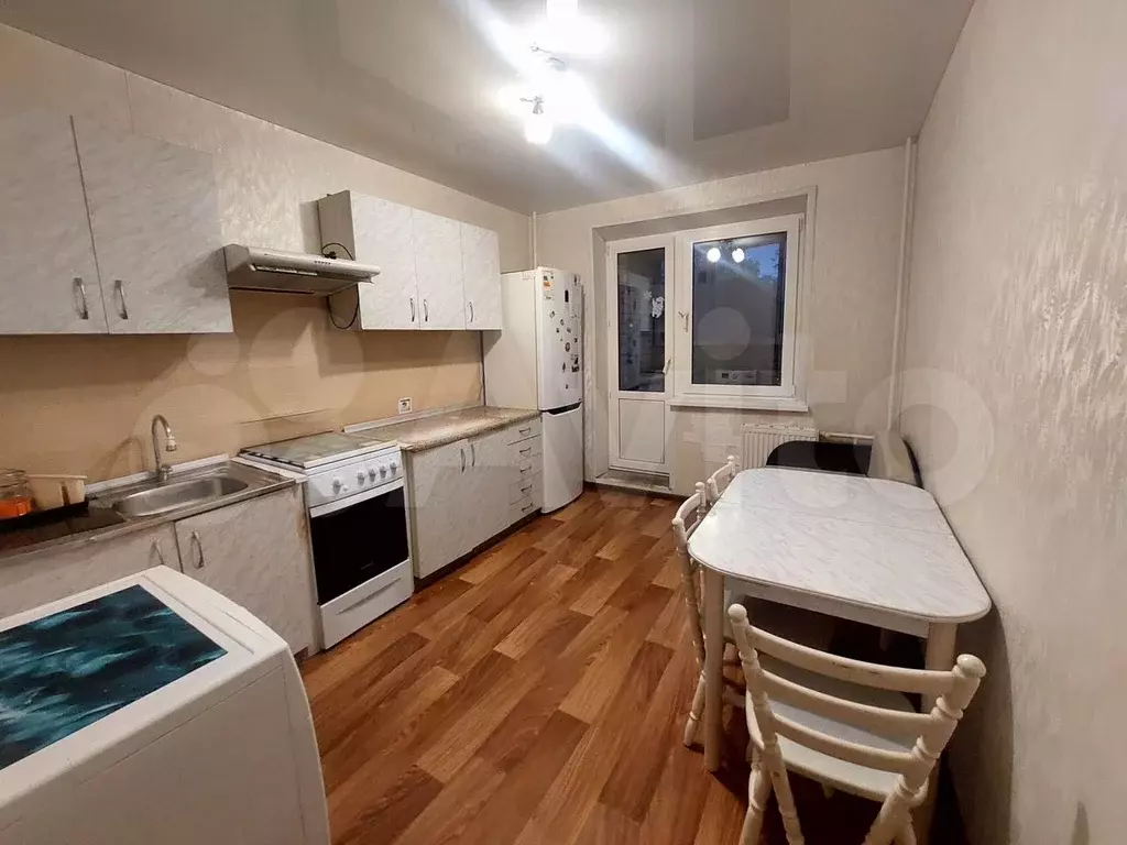 1-к. квартира, 40,6 м, 4/10 эт. - Фото 0