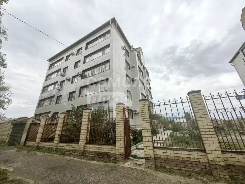 2-к кв. Калмыкия, Элиста ул. Юрия Гагарина, 17 (85.0 м) - Фото 0
