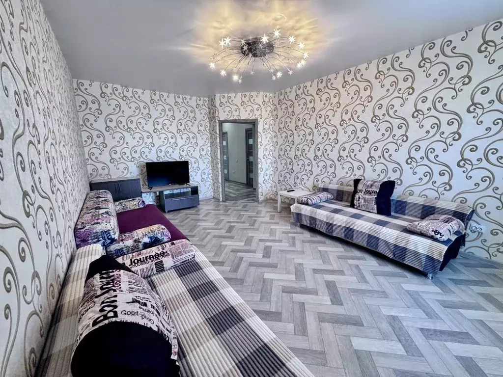 2-к кв. Хакасия, Абакан ул. Кирова, 120А (70.0 м) - Фото 2