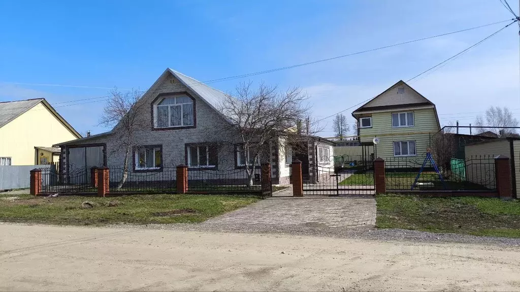 Коттедж в Пермский край, Октябрьский рп ул. Микрорайон, 14 (200 м) - Фото 0