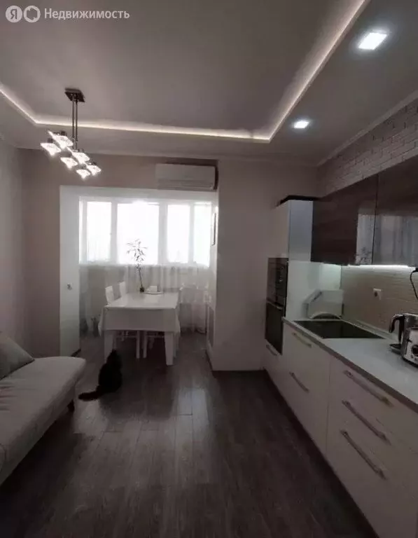 1-комнатная квартира: Тюмень, улица Станислава Карнацевича, 4 (48.8 м) - Фото 1