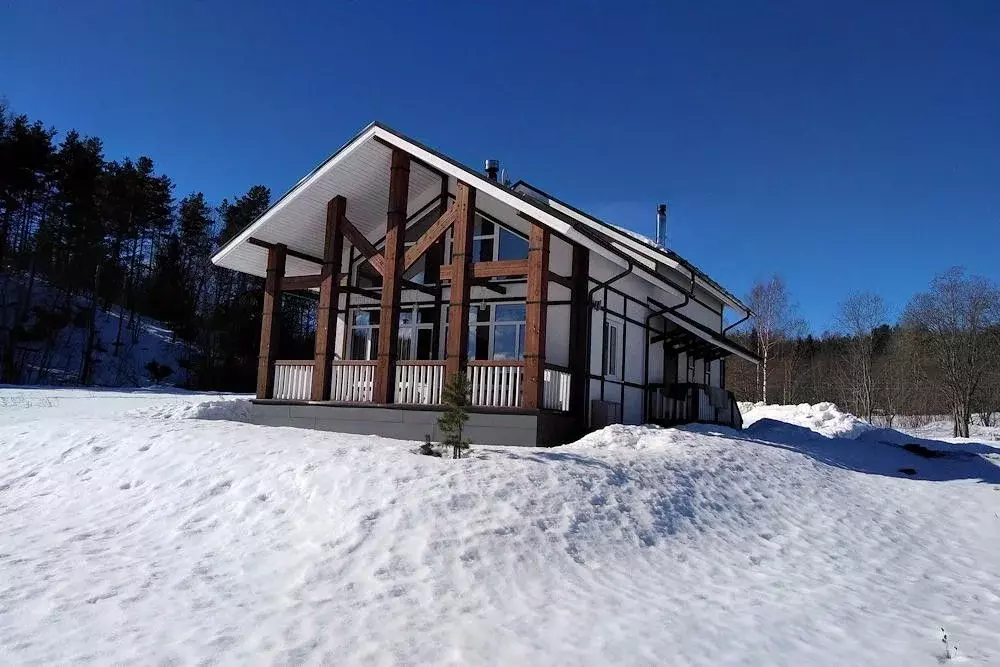 Дом в Карелия, Лахденпохский муниципальный округ, пос. Кортела ул. ... - Фото 1