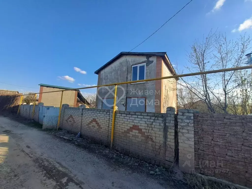 Дом в Волгоградская область, Волжский Строитель СНТ, ул. Доковая (59 ... - Фото 1