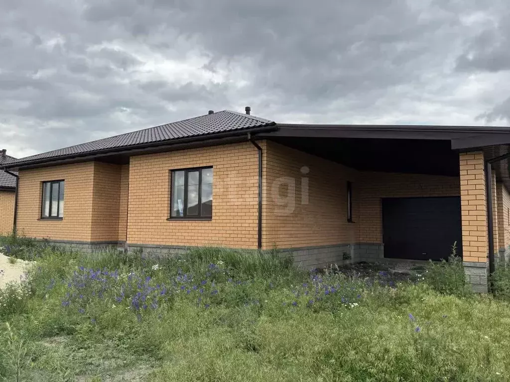 Дом в Белгородская область, Белгородский район, с. Стрелецкое ул. ... - Фото 1