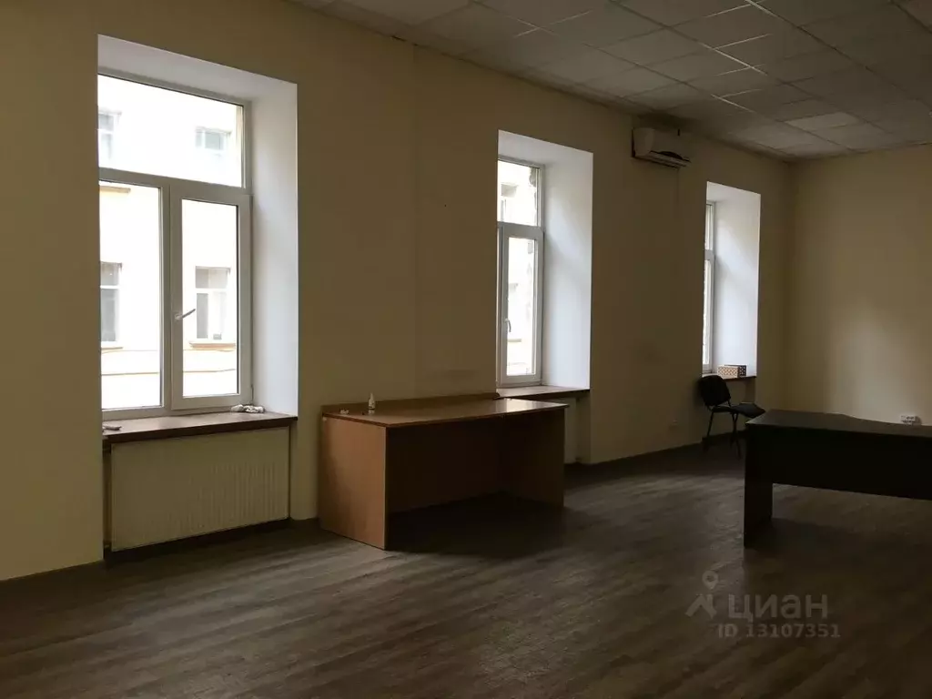 Офис в Санкт-Петербург 17-я Васильевского острова линия, 4-6Е (30 м) - Фото 0
