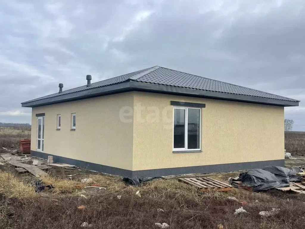 Дом в Курская область, Курский район, Клюквинский сельсовет, д. ... - Фото 1