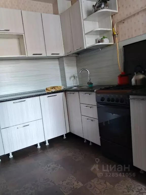 2-к кв. Удмуртия, Ижевск Молодежная ул., 81 (48.0 м) - Фото 1