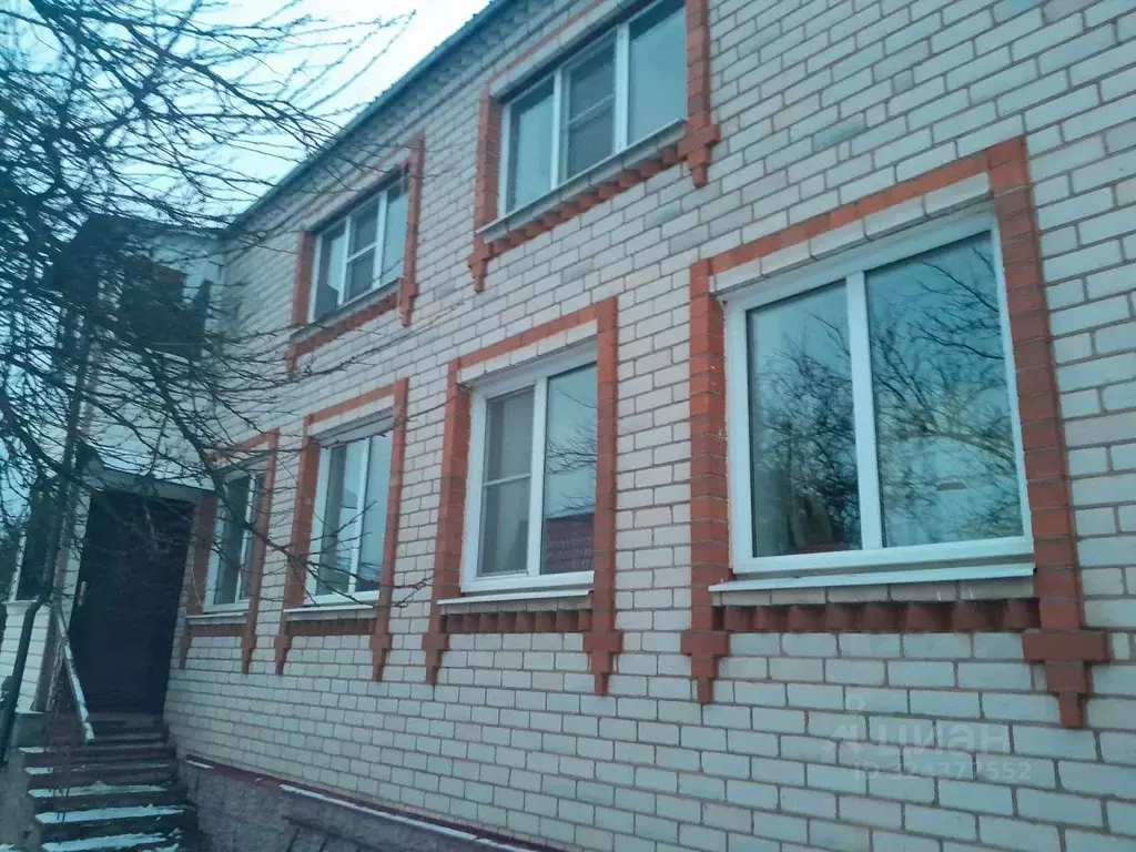 Дом в Новгородская область, Старая Русса ул. Тахирова, 37 (250 м) - Фото 2