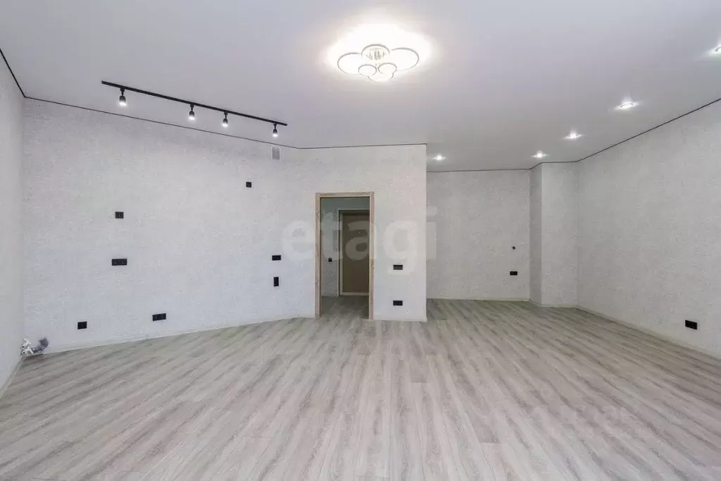 1-к кв. Тюменская область, Тюмень ул. Чернышевского, 2Бк11 (54.3 м) - Фото 0