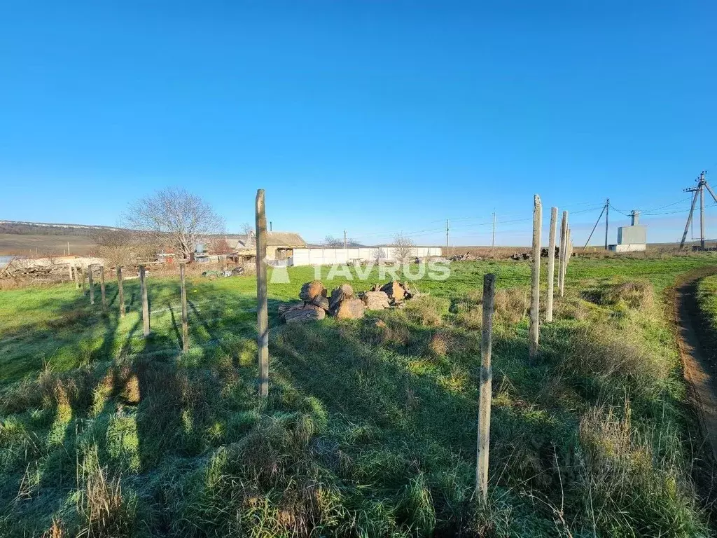 Участок в Крым, Симферопольский район, Перовское с/пос, с. ... - Фото 2