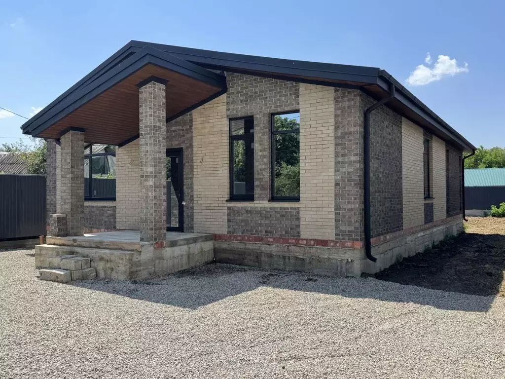 Дом в Ставропольский край, Невинномысск ул. Фрунзе, 50 (132 м) - Фото 1