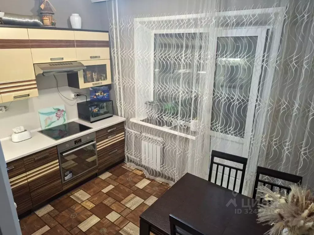 3-к кв. Саха (Якутия), Нерюнгри Южно-Якутская ул., 43/1 (81.7 м) - Фото 1